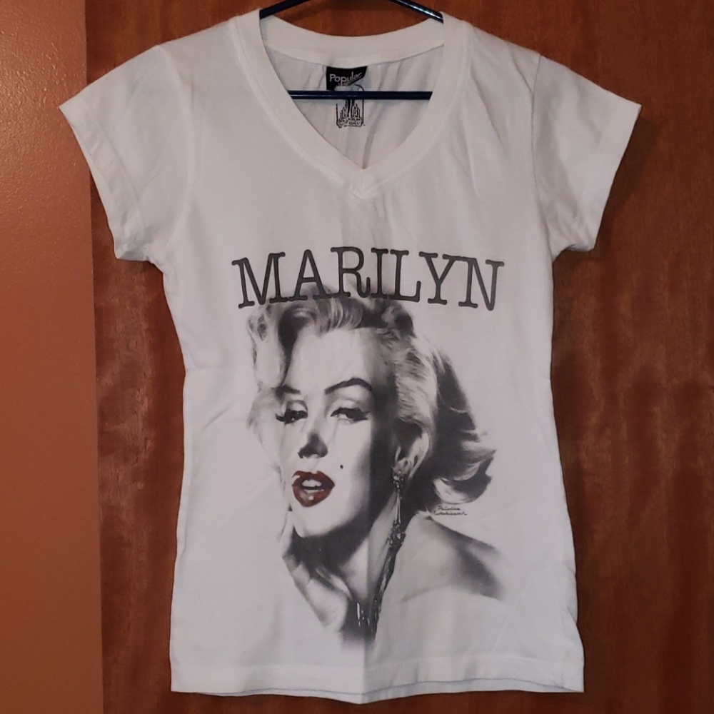 🔷️$8/ea OR 3/$20🔷️Awesome MARILYN tee-shirt - Picture 1 of 3